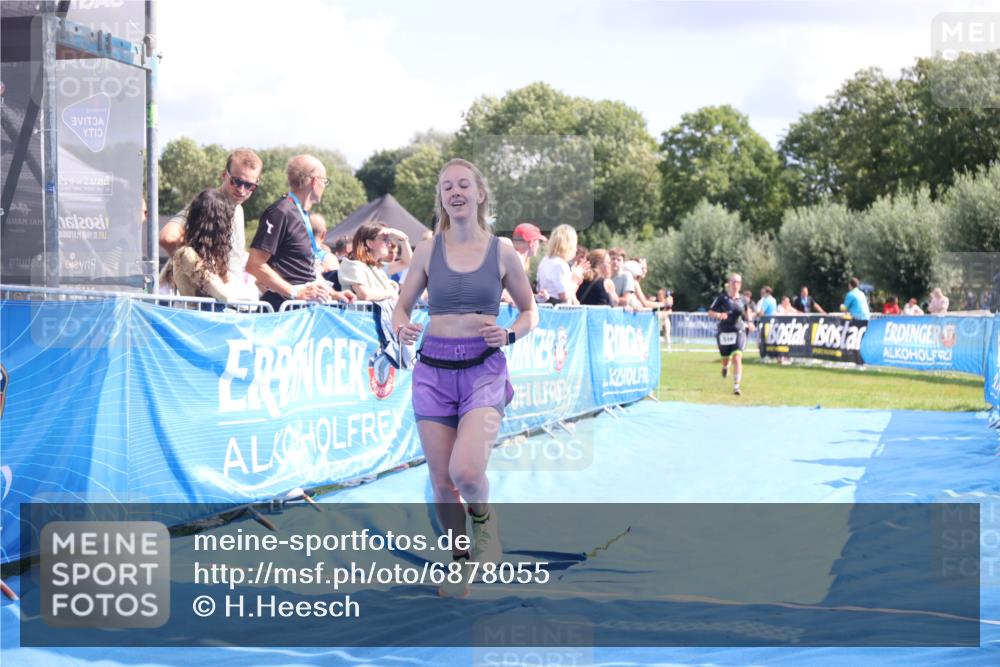 25.08.2024 - Elbe Triathlon Hamburg H.Heesch http://msf.ph/oto/6878055 25.08.2024 12:09:42 Ziel 518, 1653, 1691 meine-sportfotos.de
