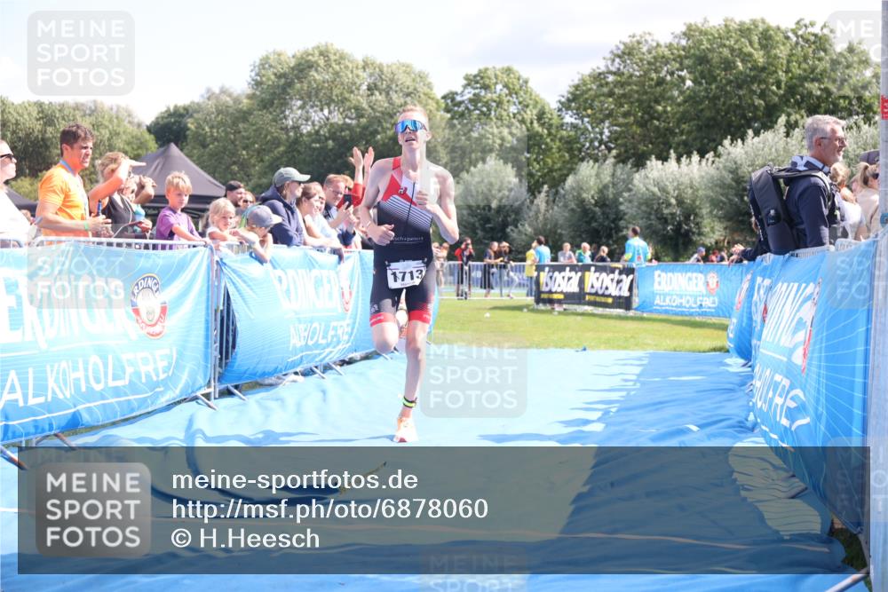 25.08.2024 - Elbe Triathlon Hamburg H.Heesch http://msf.ph/oto/6878060 25.08.2024 11:47:36 Ziel 1713 meine-sportfotos.de