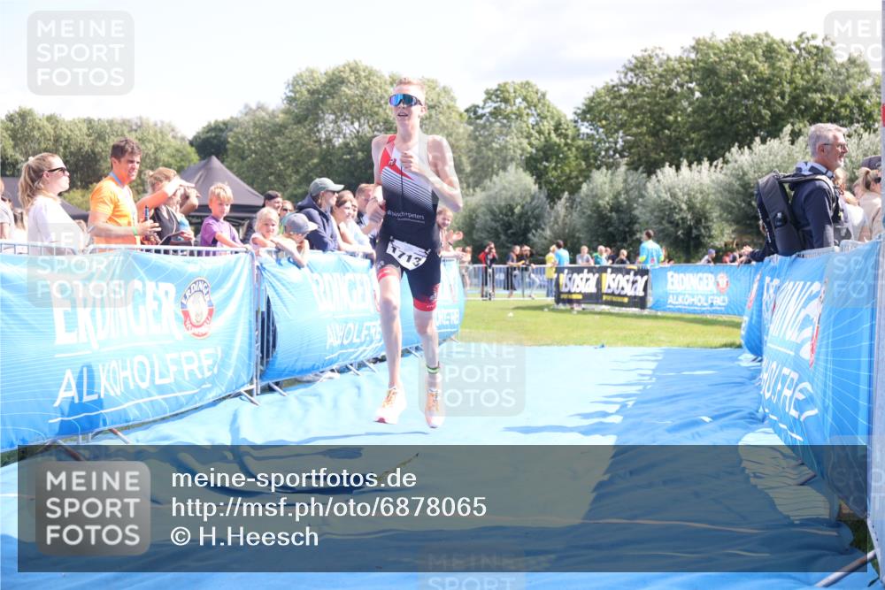 25.08.2024 - Elbe Triathlon Hamburg H.Heesch http://msf.ph/oto/6878065 25.08.2024 11:47:36 Ziel 1713 meine-sportfotos.de