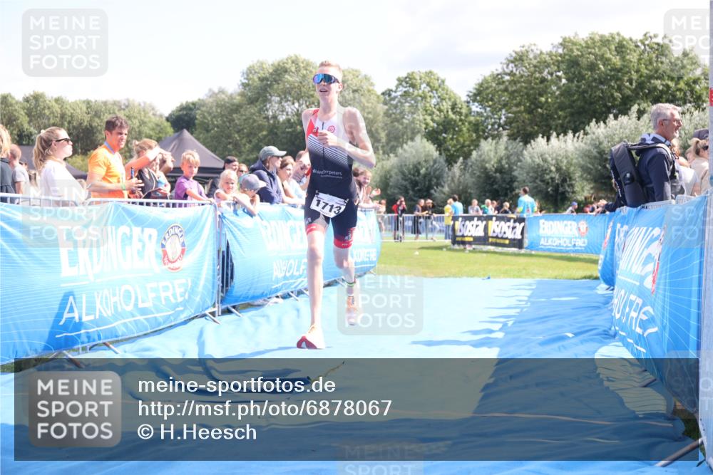 25.08.2024 - Elbe Triathlon Hamburg H.Heesch http://msf.ph/oto/6878067 25.08.2024 11:47:36 Ziel 1713 meine-sportfotos.de