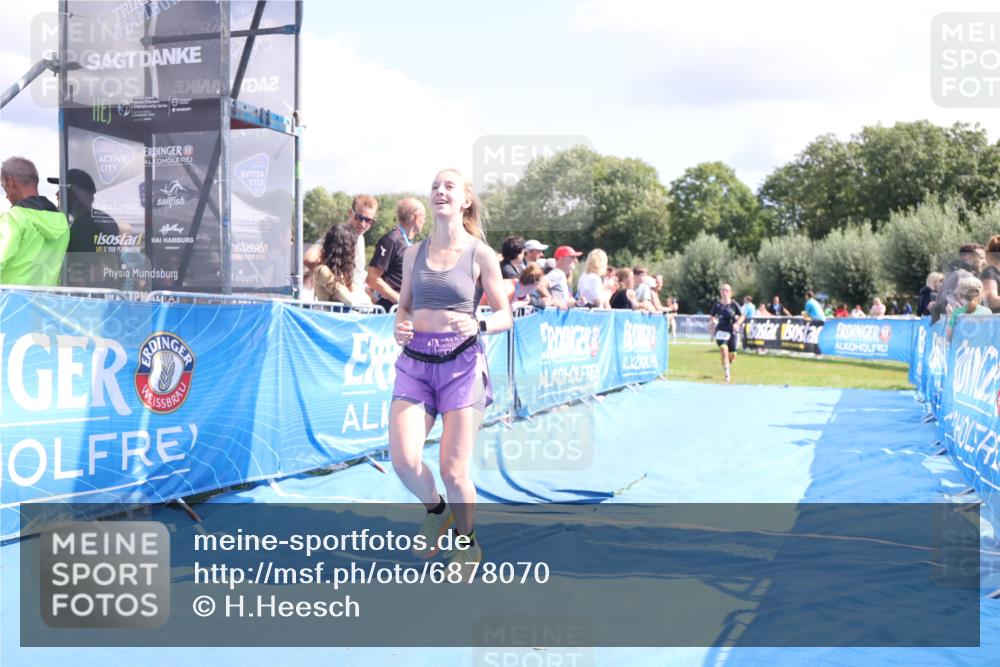 25.08.2024 - Elbe Triathlon Hamburg H.Heesch http://msf.ph/oto/6878070 25.08.2024 12:09:43 Ziel 518, 1653, 1691 meine-sportfotos.de