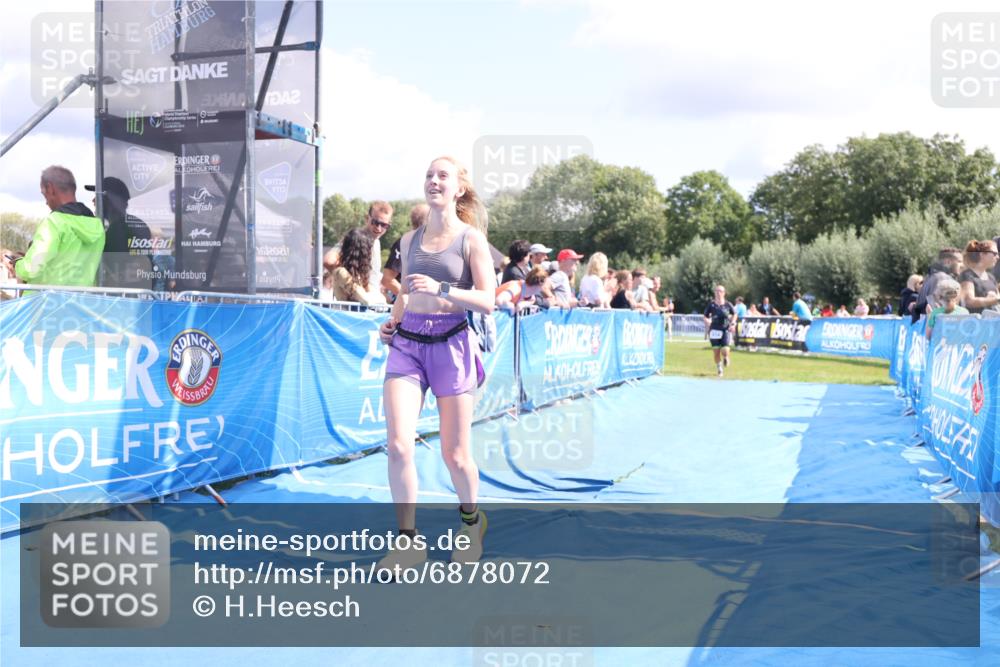 25.08.2024 - Elbe Triathlon Hamburg H.Heesch http://msf.ph/oto/6878072 25.08.2024 12:09:43 Ziel 518, 1653, 1691 meine-sportfotos.de