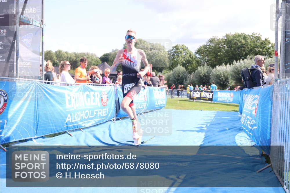 25.08.2024 - Elbe Triathlon Hamburg H.Heesch http://msf.ph/oto/6878080 25.08.2024 11:47:36 Ziel 1713 meine-sportfotos.de
