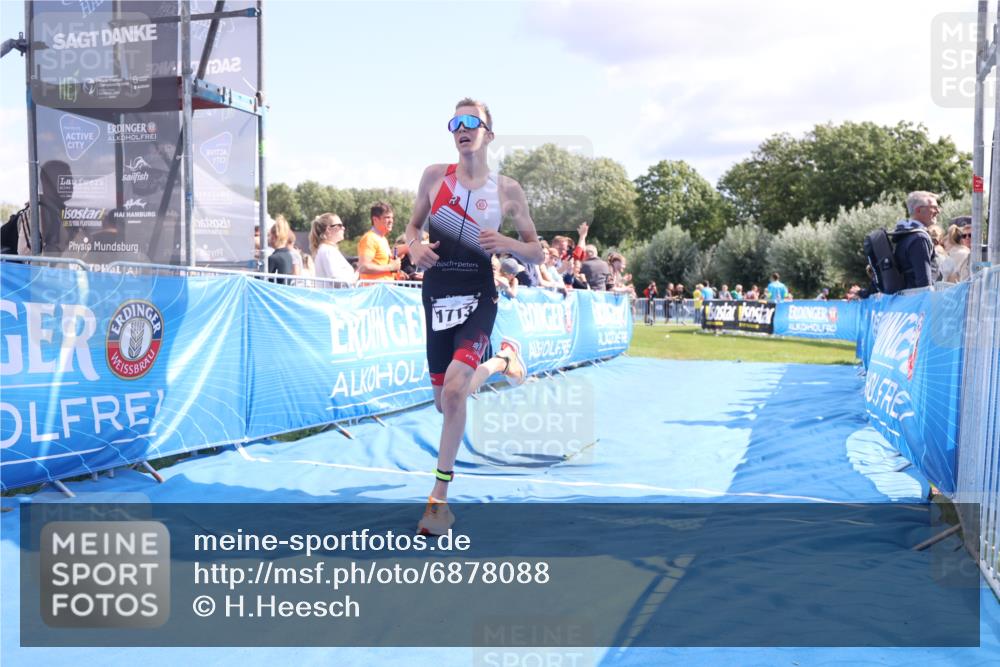25.08.2024 - Elbe Triathlon Hamburg H.Heesch http://msf.ph/oto/6878088 25.08.2024 11:47:37 Ziel 1713 meine-sportfotos.de