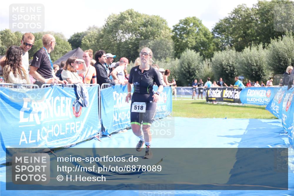 25.08.2024 - Elbe Triathlon Hamburg H.Heesch http://msf.ph/oto/6878089 25.08.2024 12:09:46 Ziel 518, 1653 meine-sportfotos.de