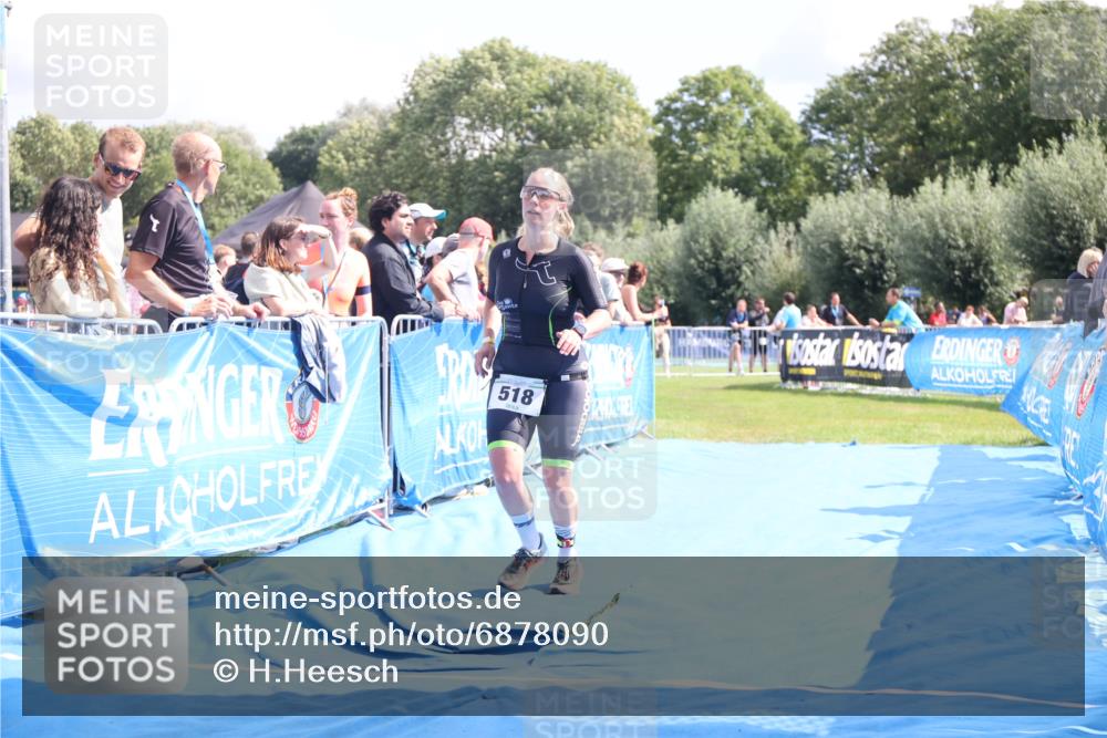 25.08.2024 - Elbe Triathlon Hamburg H.Heesch http://msf.ph/oto/6878090 25.08.2024 12:09:46 Ziel 518, 1653 meine-sportfotos.de