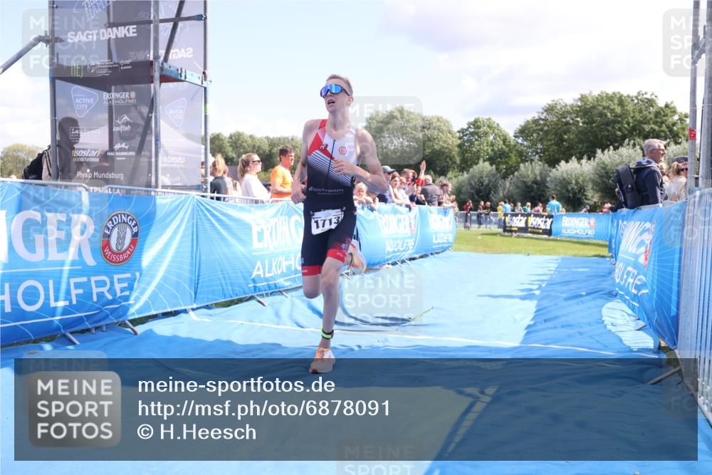 25.08.2024 - Elbe Triathlon Hamburg H.Heesch http://msf.ph/oto/6878091 25.08.2024 11:47:37 Ziel 1713 meine-sportfotos.de