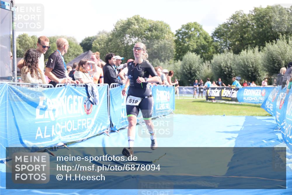 25.08.2024 - Elbe Triathlon Hamburg H.Heesch http://msf.ph/oto/6878094 25.08.2024 12:09:46 Ziel 518, 1653 meine-sportfotos.de