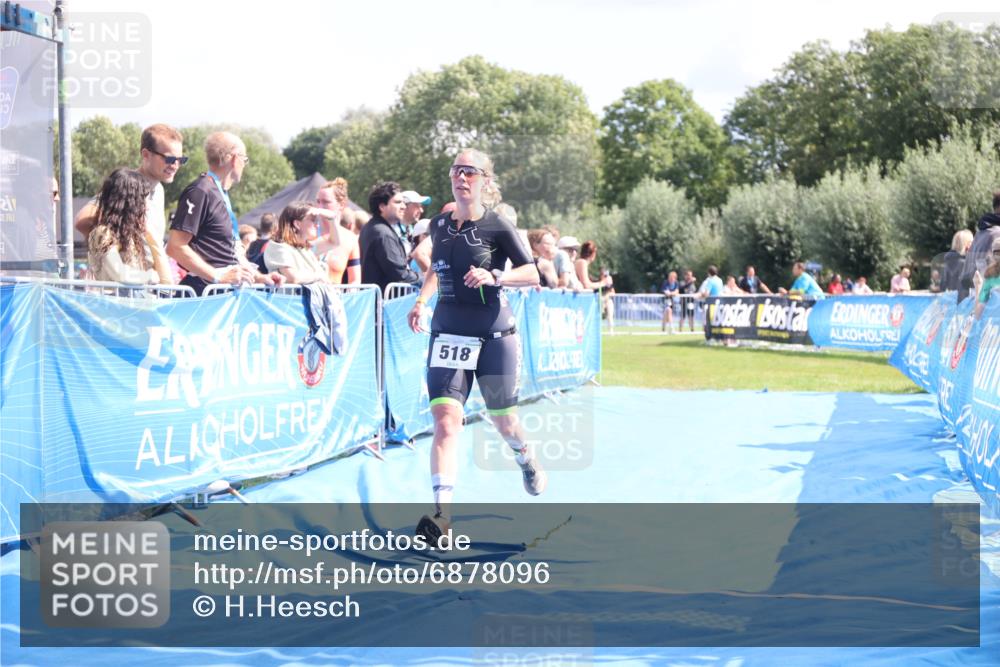 25.08.2024 - Elbe Triathlon Hamburg H.Heesch http://msf.ph/oto/6878096 25.08.2024 12:09:46 Ziel 518, 1653 meine-sportfotos.de