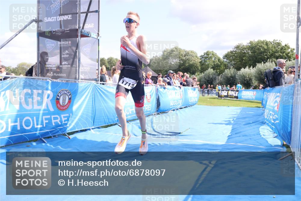 25.08.2024 - Elbe Triathlon Hamburg H.Heesch http://msf.ph/oto/6878097 25.08.2024 11:47:37 Ziel 1713 meine-sportfotos.de