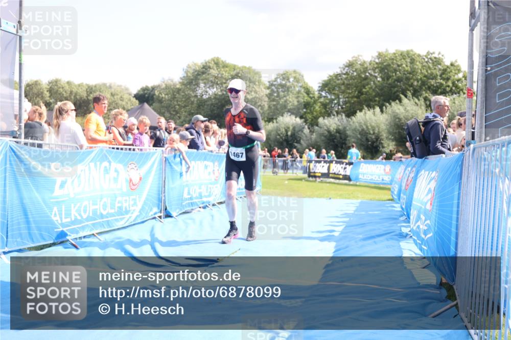 25.08.2024 - Elbe Triathlon Hamburg H.Heesch http://msf.ph/oto/6878099 25.08.2024 11:47:50 Ziel 462, 1467, 1565 meine-sportfotos.de