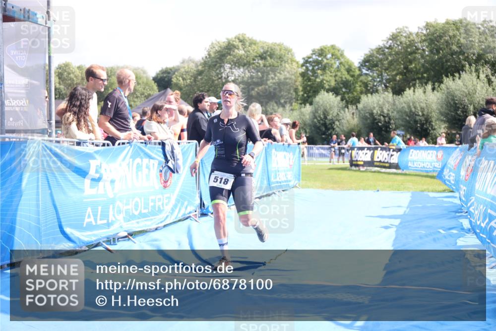 25.08.2024 - Elbe Triathlon Hamburg H.Heesch http://msf.ph/oto/6878100 25.08.2024 12:09:46 Ziel 518, 1653 meine-sportfotos.de