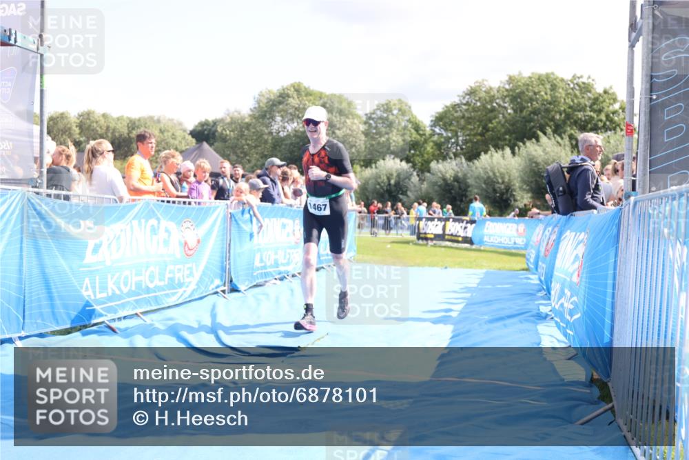 25.08.2024 - Elbe Triathlon Hamburg H.Heesch http://msf.ph/oto/6878101 25.08.2024 11:47:50 Ziel 462, 1467, 1565 meine-sportfotos.de