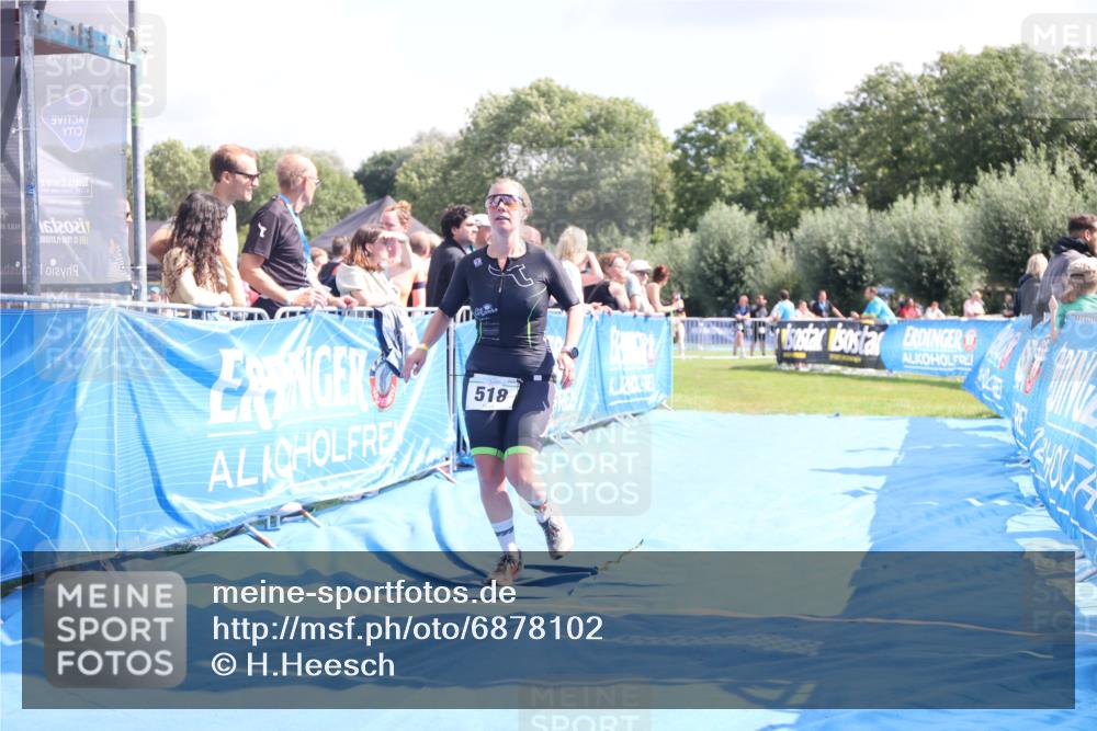 25.08.2024 - Elbe Triathlon Hamburg H.Heesch http://msf.ph/oto/6878102 25.08.2024 12:09:46 Ziel 518, 1653 meine-sportfotos.de
