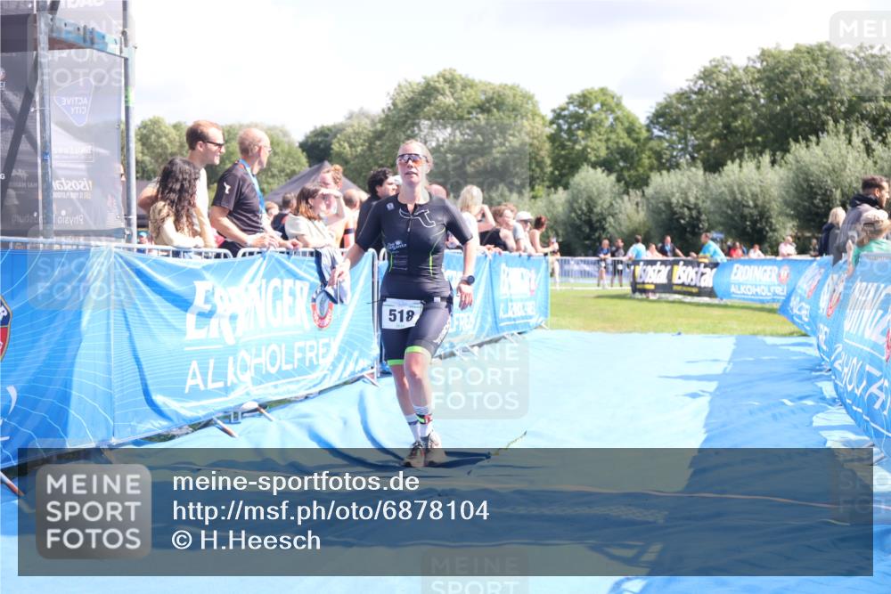25.08.2024 - Elbe Triathlon Hamburg H.Heesch http://msf.ph/oto/6878104 25.08.2024 12:09:46 Ziel 518, 1653 meine-sportfotos.de