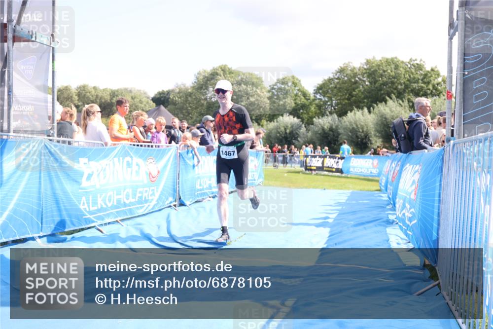25.08.2024 - Elbe Triathlon Hamburg H.Heesch http://msf.ph/oto/6878105 25.08.2024 11:47:50 Ziel 462, 1467, 1565 meine-sportfotos.de