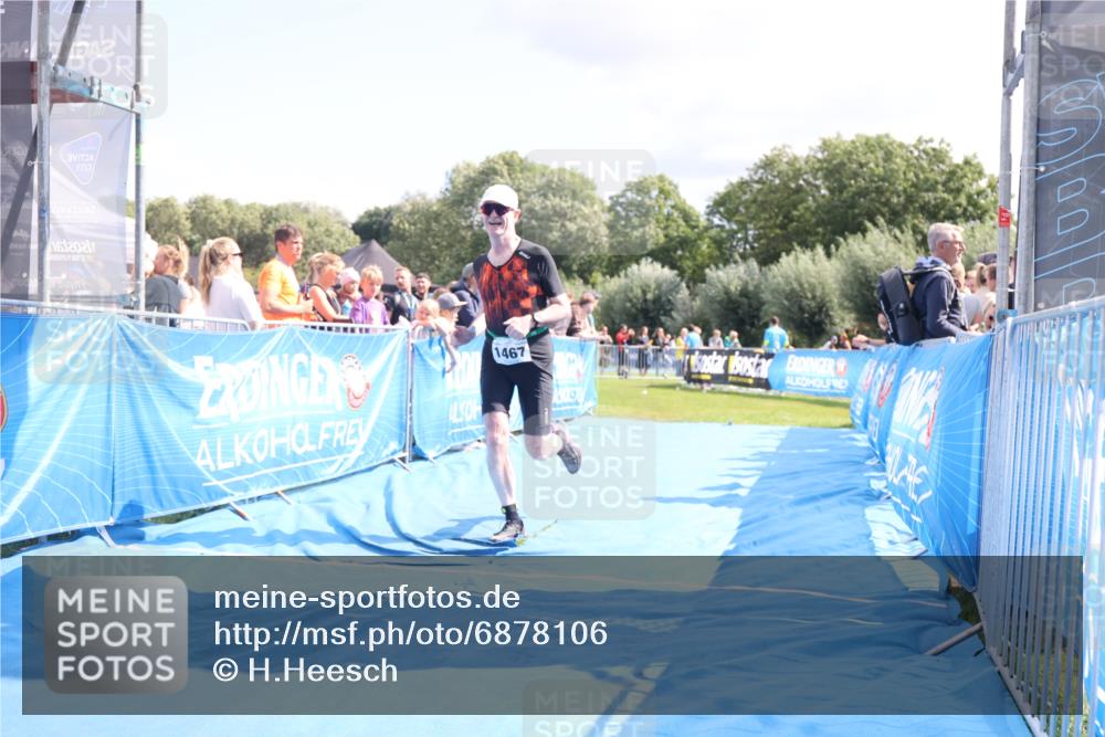 25.08.2024 - Elbe Triathlon Hamburg H.Heesch http://msf.ph/oto/6878106 25.08.2024 11:47:50 Ziel 462, 1467, 1565 meine-sportfotos.de