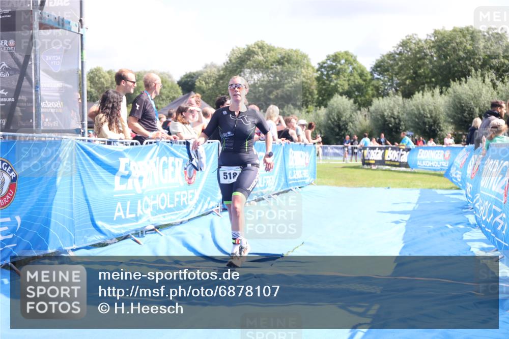 25.08.2024 - Elbe Triathlon Hamburg H.Heesch http://msf.ph/oto/6878107 25.08.2024 12:09:46 Ziel 518, 1653 meine-sportfotos.de