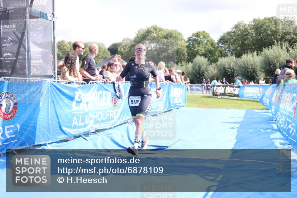 25.08.2024 - Elbe Triathlon Hamburg H.Heesch http://msf.ph/oto/6878109 25.08.2024 12:09:46 Ziel 518, 1653 meine-sportfotos.de