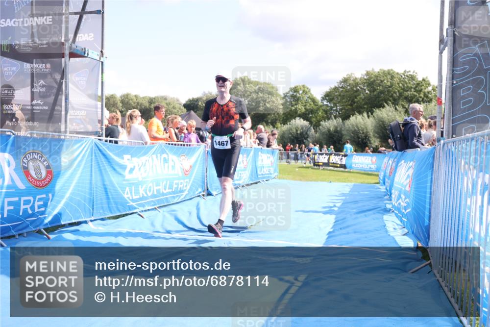 25.08.2024 - Elbe Triathlon Hamburg H.Heesch http://msf.ph/oto/6878114 25.08.2024 11:47:50 Ziel 462, 1467, 1565 meine-sportfotos.de