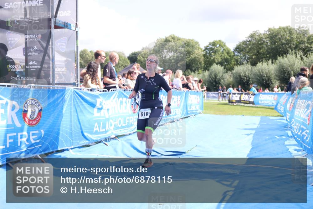 25.08.2024 - Elbe Triathlon Hamburg H.Heesch http://msf.ph/oto/6878115 25.08.2024 12:09:46 Ziel 518, 1653 meine-sportfotos.de