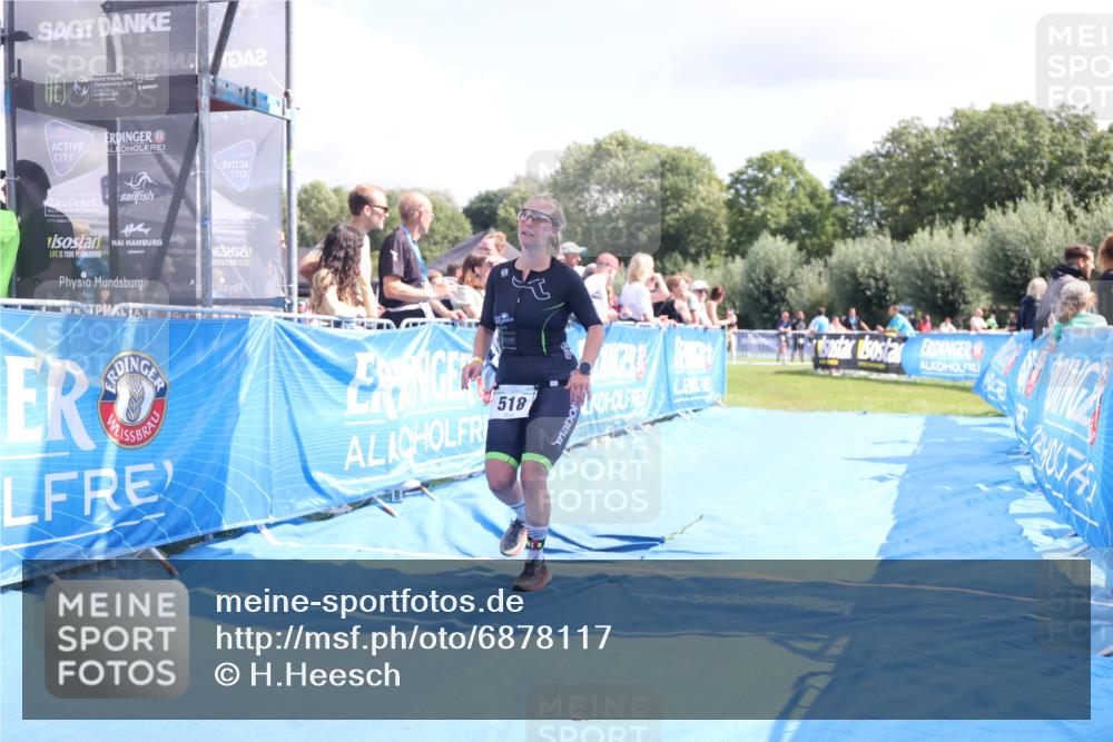 25.08.2024 - Elbe Triathlon Hamburg H.Heesch http://msf.ph/oto/6878117 25.08.2024 12:09:47 Ziel 518, 1653 meine-sportfotos.de