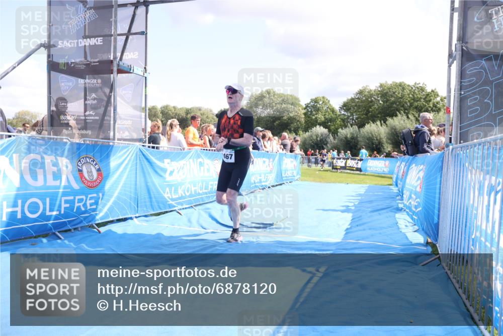 25.08.2024 - Elbe Triathlon Hamburg H.Heesch http://msf.ph/oto/6878120 25.08.2024 11:47:50 Ziel 462, 1467, 1565 meine-sportfotos.de