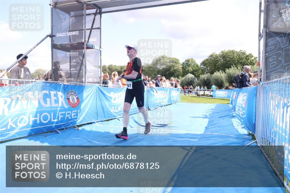 25.08.2024 - Elbe Triathlon Hamburg H.Heesch http://msf.ph/oto/6878125 25.08.2024 11:47:51 Ziel 462, 1467, 1565 meine-sportfotos.de