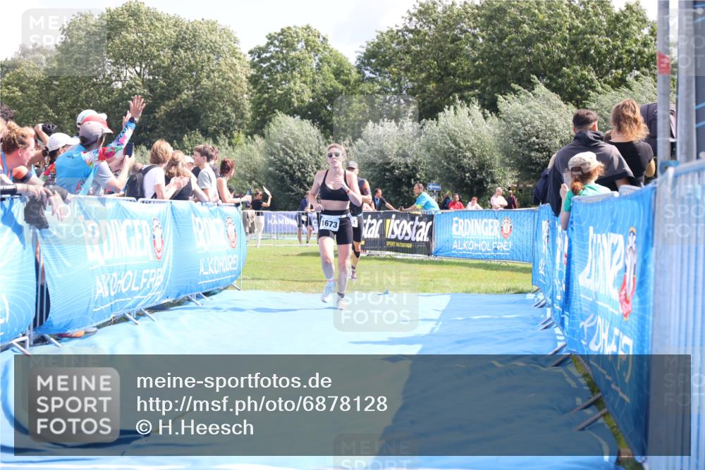 25.08.2024 - Elbe Triathlon Hamburg H.Heesch http://msf.ph/oto/6878128 25.08.2024 12:10:09 Ziel 453, 1673 meine-sportfotos.de