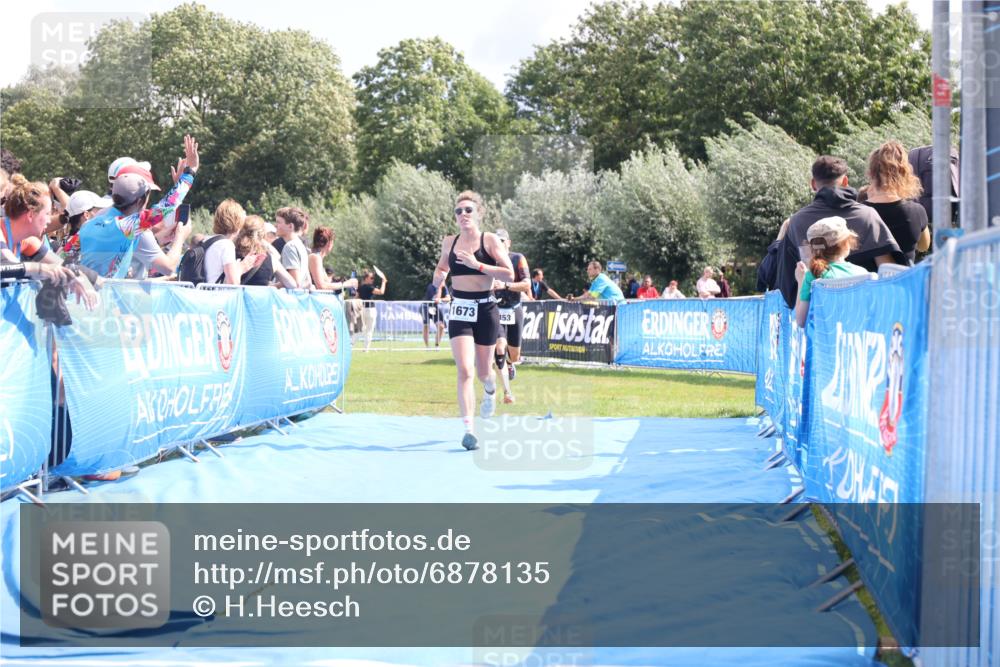 25.08.2024 - Elbe Triathlon Hamburg H.Heesch http://msf.ph/oto/6878135 25.08.2024 12:10:09 Ziel 453, 1673 meine-sportfotos.de