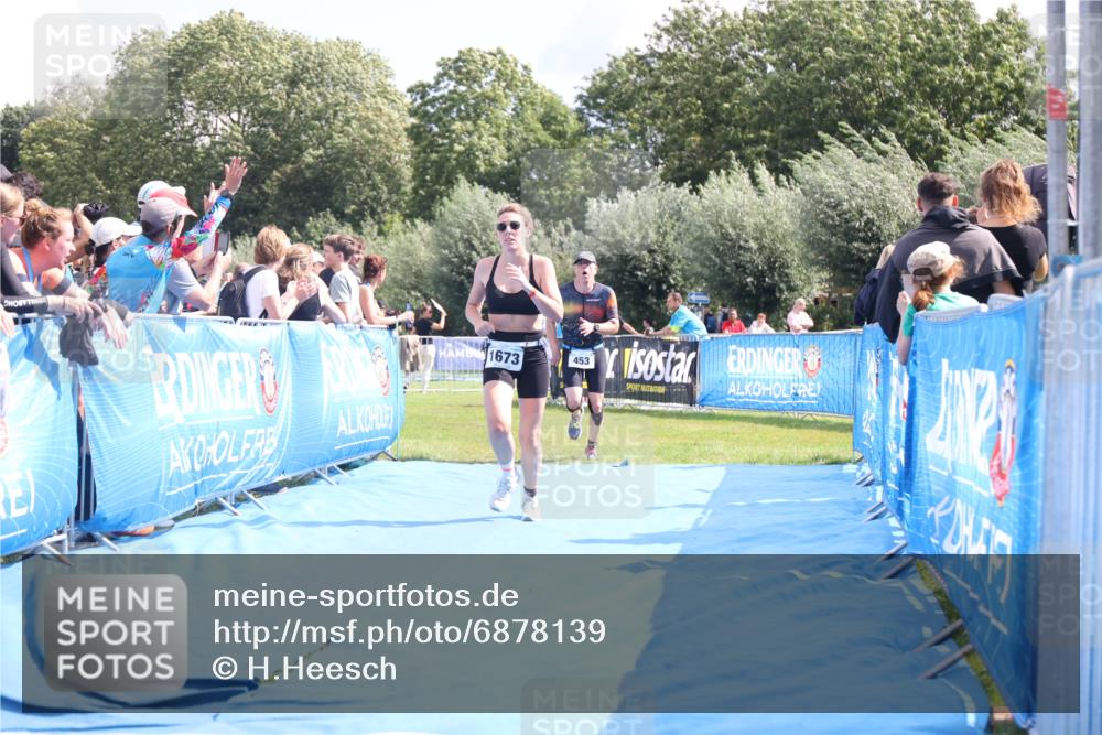 25.08.2024 - Elbe Triathlon Hamburg H.Heesch http://msf.ph/oto/6878139 25.08.2024 12:10:10 Ziel 453, 1673 meine-sportfotos.de