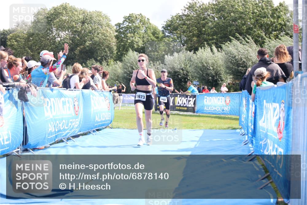 25.08.2024 - Elbe Triathlon Hamburg H.Heesch http://msf.ph/oto/6878140 25.08.2024 12:10:10 Ziel 453, 1673 meine-sportfotos.de