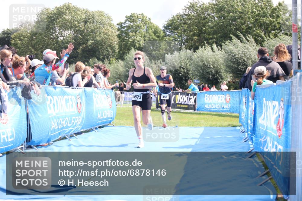 25.08.2024 - Elbe Triathlon Hamburg H.Heesch http://msf.ph/oto/6878146 25.08.2024 12:10:10 Ziel 453, 1673 meine-sportfotos.de