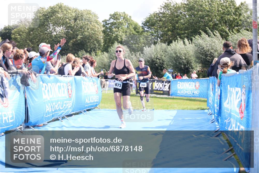 25.08.2024 - Elbe Triathlon Hamburg H.Heesch http://msf.ph/oto/6878148 25.08.2024 12:10:10 Ziel 453, 1673 meine-sportfotos.de