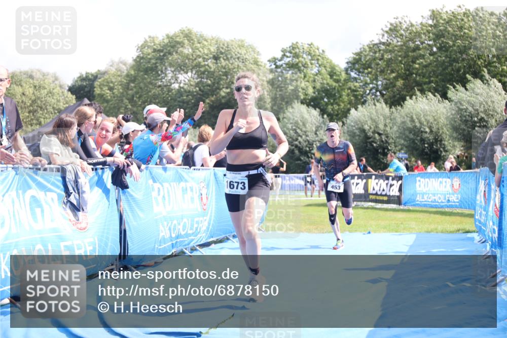 25.08.2024 - Elbe Triathlon Hamburg H.Heesch http://msf.ph/oto/6878150 25.08.2024 12:10:11 Ziel 453, 1673 meine-sportfotos.de