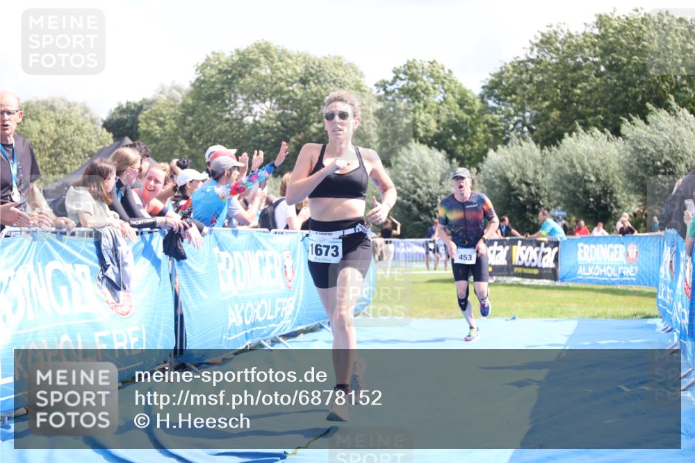 25.08.2024 - Elbe Triathlon Hamburg H.Heesch http://msf.ph/oto/6878152 25.08.2024 12:10:11 Ziel 453, 1673 meine-sportfotos.de