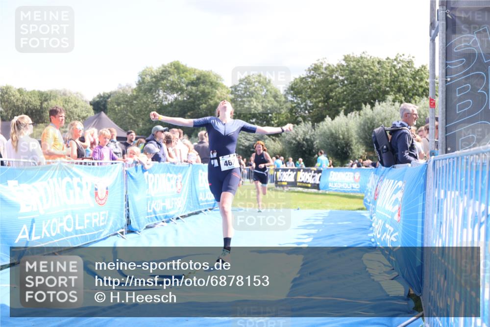 25.08.2024 - Elbe Triathlon Hamburg H.Heesch http://msf.ph/oto/6878153 25.08.2024 11:47:56 Ziel 462, 635, 1467, 1565 meine-sportfotos.de