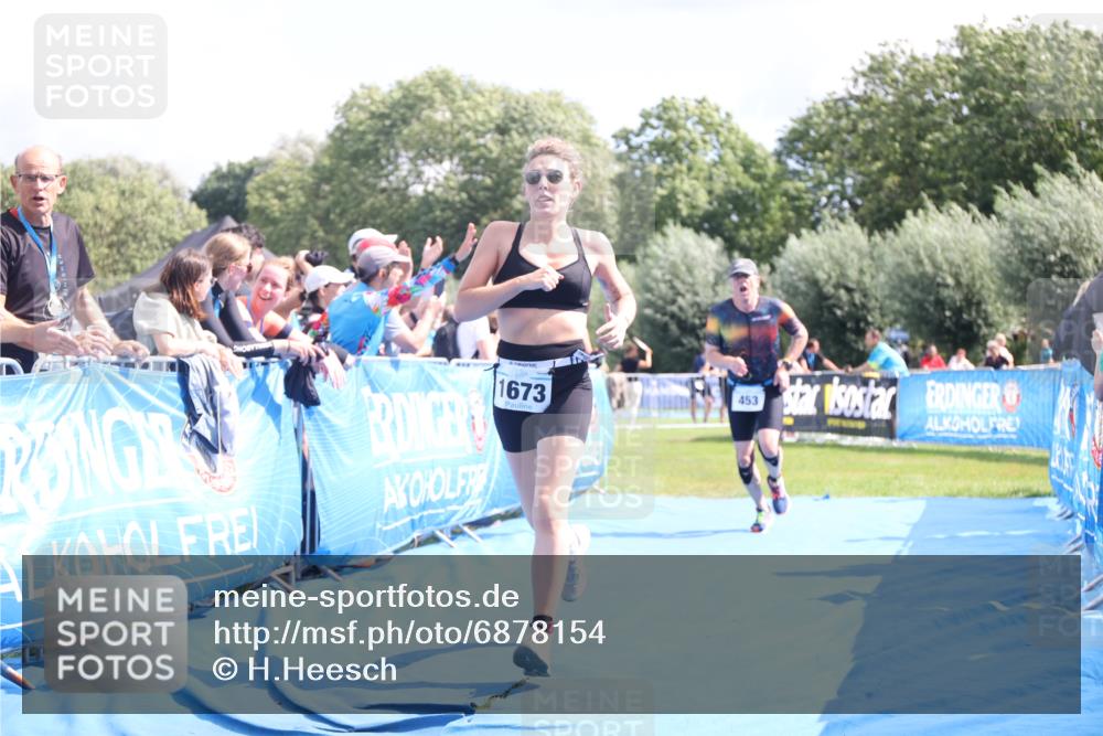 25.08.2024 - Elbe Triathlon Hamburg H.Heesch http://msf.ph/oto/6878154 25.08.2024 12:10:11 Ziel 453, 1673 meine-sportfotos.de