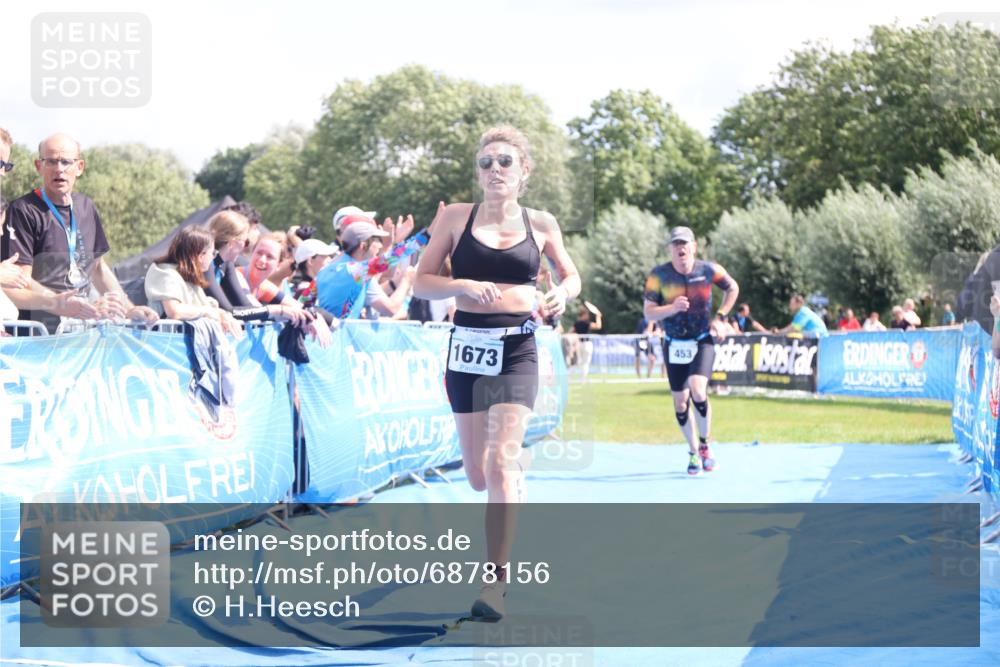 25.08.2024 - Elbe Triathlon Hamburg H.Heesch http://msf.ph/oto/6878156 25.08.2024 12:10:11 Ziel 453, 1673 meine-sportfotos.de