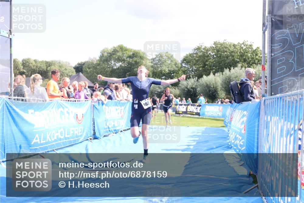 25.08.2024 - Elbe Triathlon Hamburg H.Heesch http://msf.ph/oto/6878159 25.08.2024 11:47:57 Ziel 462, 635, 1467, 1565 meine-sportfotos.de