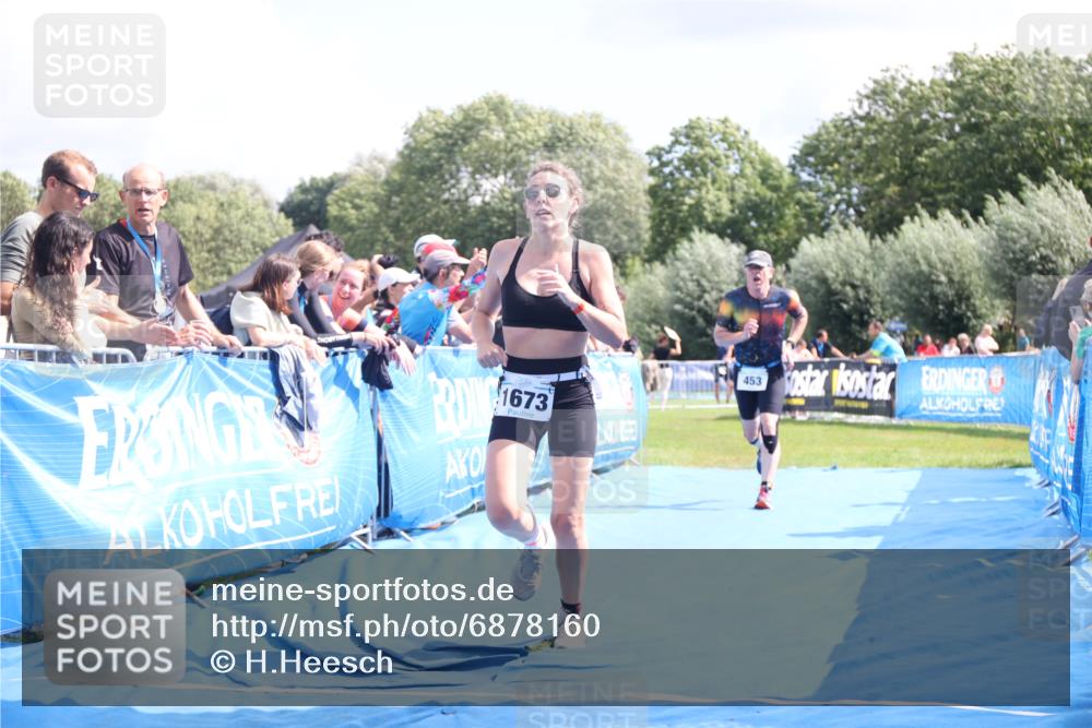 25.08.2024 - Elbe Triathlon Hamburg H.Heesch http://msf.ph/oto/6878160 25.08.2024 12:10:11 Ziel 453, 1673 meine-sportfotos.de