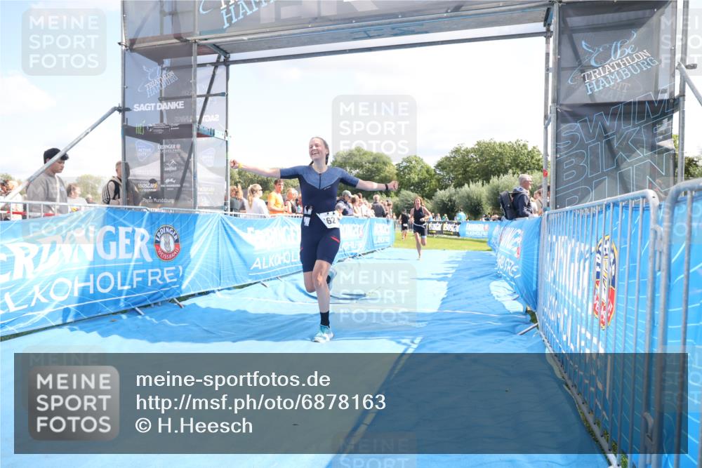 25.08.2024 - Elbe Triathlon Hamburg H.Heesch http://msf.ph/oto/6878163 25.08.2024 11:47:57 Ziel 462, 635, 1467, 1565 meine-sportfotos.de