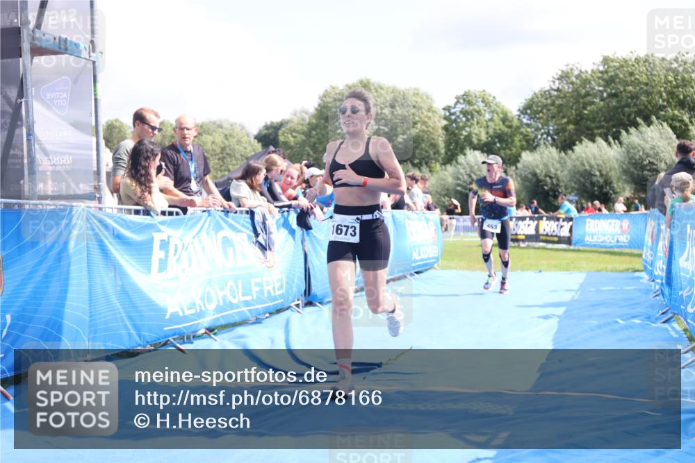 25.08.2024 - Elbe Triathlon Hamburg H.Heesch http://msf.ph/oto/6878166 25.08.2024 12:10:11 Ziel 453, 1673 meine-sportfotos.de
