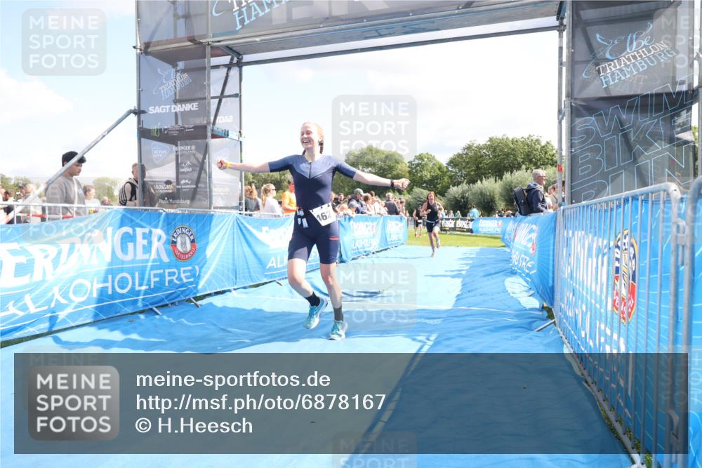 25.08.2024 - Elbe Triathlon Hamburg H.Heesch http://msf.ph/oto/6878167 25.08.2024 11:47:57 Ziel 462, 635, 1467, 1565 meine-sportfotos.de