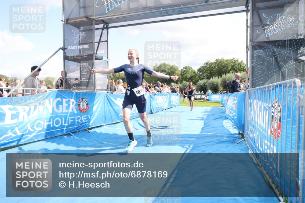 25.08.2024 - Elbe Triathlon Hamburg H.Heesch http://msf.ph/oto/6878169 25.08.2024 11:47:57 Ziel 462, 635, 1467, 1565 meine-sportfotos.de