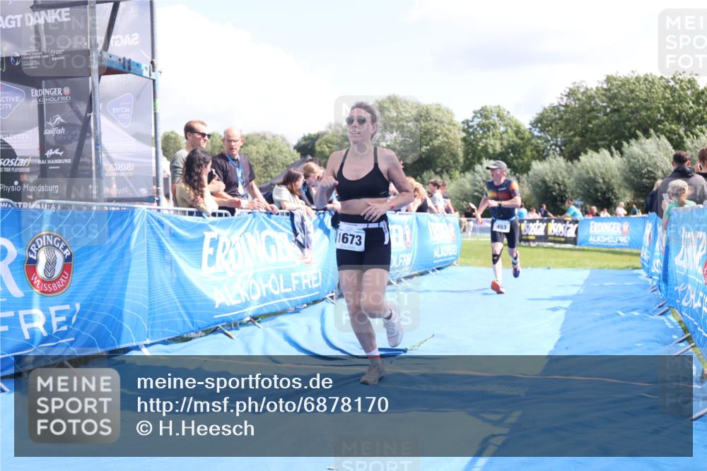 25.08.2024 - Elbe Triathlon Hamburg H.Heesch http://msf.ph/oto/6878170 25.08.2024 12:10:12 Ziel 453, 1673 meine-sportfotos.de