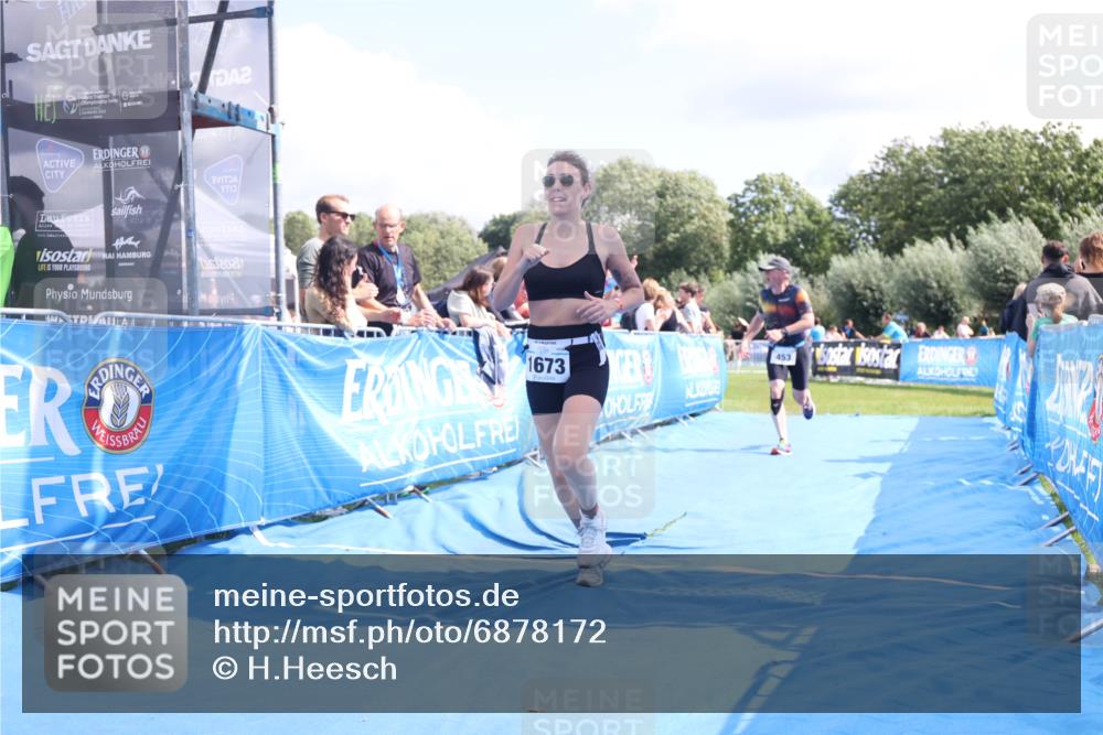 25.08.2024 - Elbe Triathlon Hamburg H.Heesch http://msf.ph/oto/6878172 25.08.2024 12:10:12 Ziel 453, 1673 meine-sportfotos.de