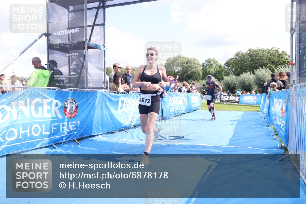 25.08.2024 - Elbe Triathlon Hamburg H.Heesch http://msf.ph/oto/6878178 25.08.2024 12:10:12 Ziel 453, 1673 meine-sportfotos.de