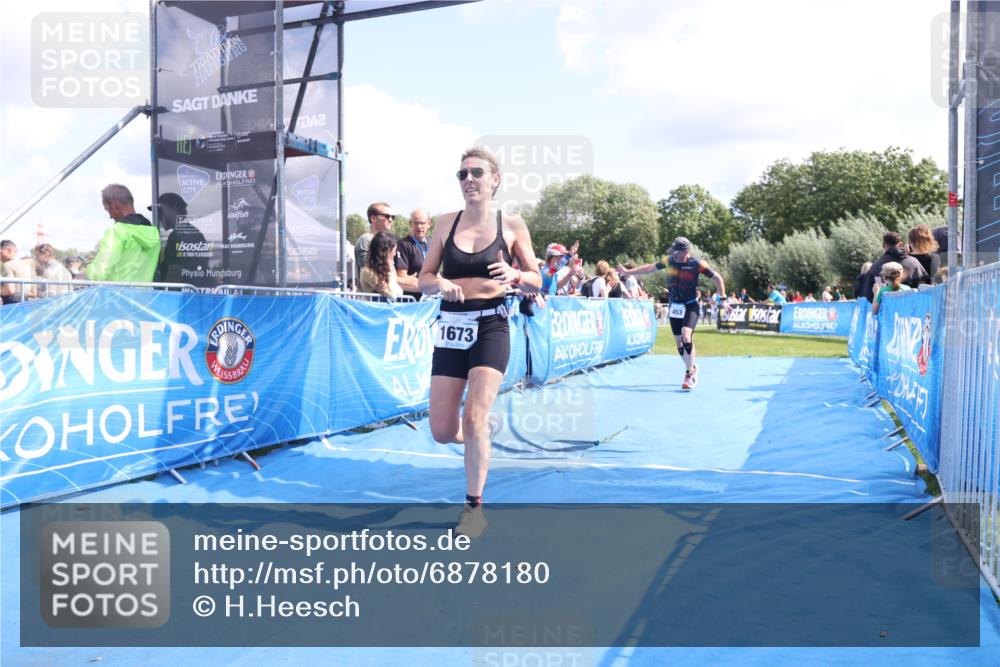 25.08.2024 - Elbe Triathlon Hamburg H.Heesch http://msf.ph/oto/6878180 25.08.2024 12:10:12 Ziel 453, 1673 meine-sportfotos.de