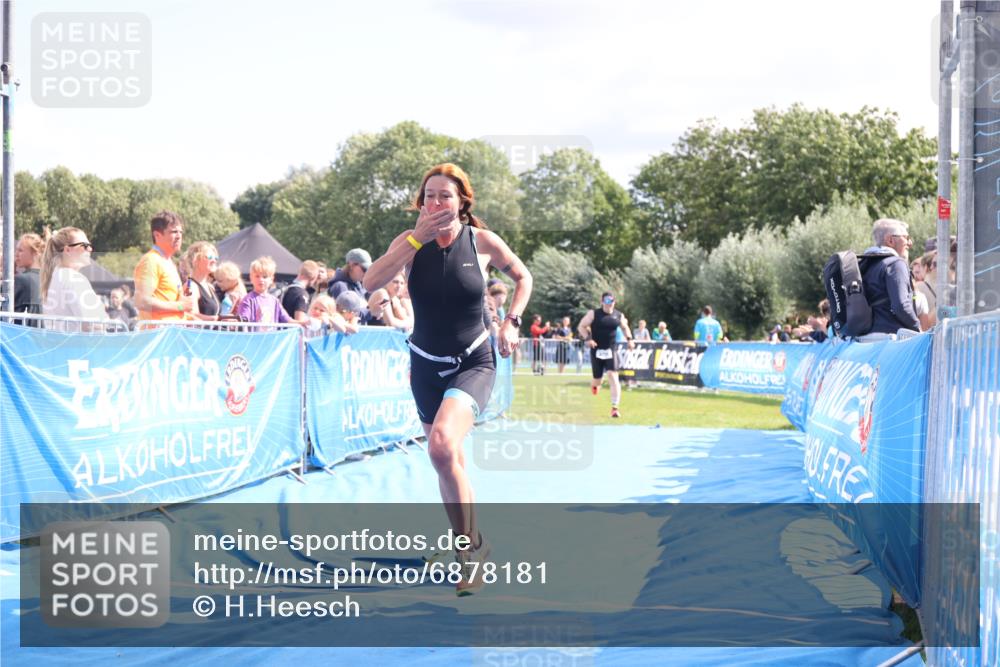25.08.2024 - Elbe Triathlon Hamburg H.Heesch http://msf.ph/oto/6878181 25.08.2024 11:47:59 Ziel 462, 635, 1565 meine-sportfotos.de